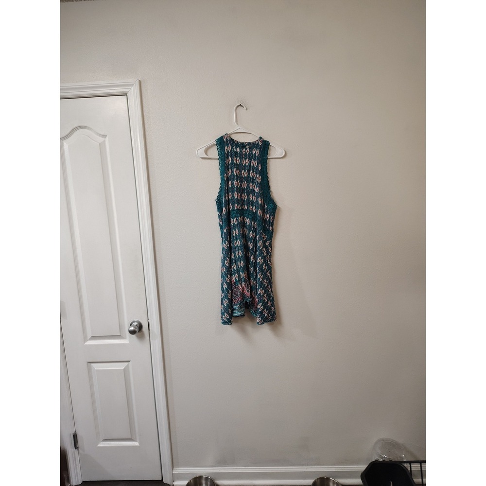 Wonderly Womens Sleeveless Boho Crochet Trim Paisley Print Top Teal Pink Small